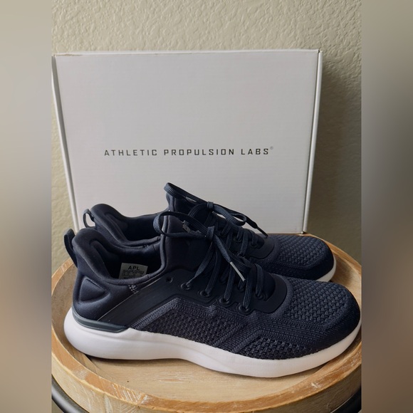 APL | Women's TechLoom Tracer (with box) - Picture 8 of 8
